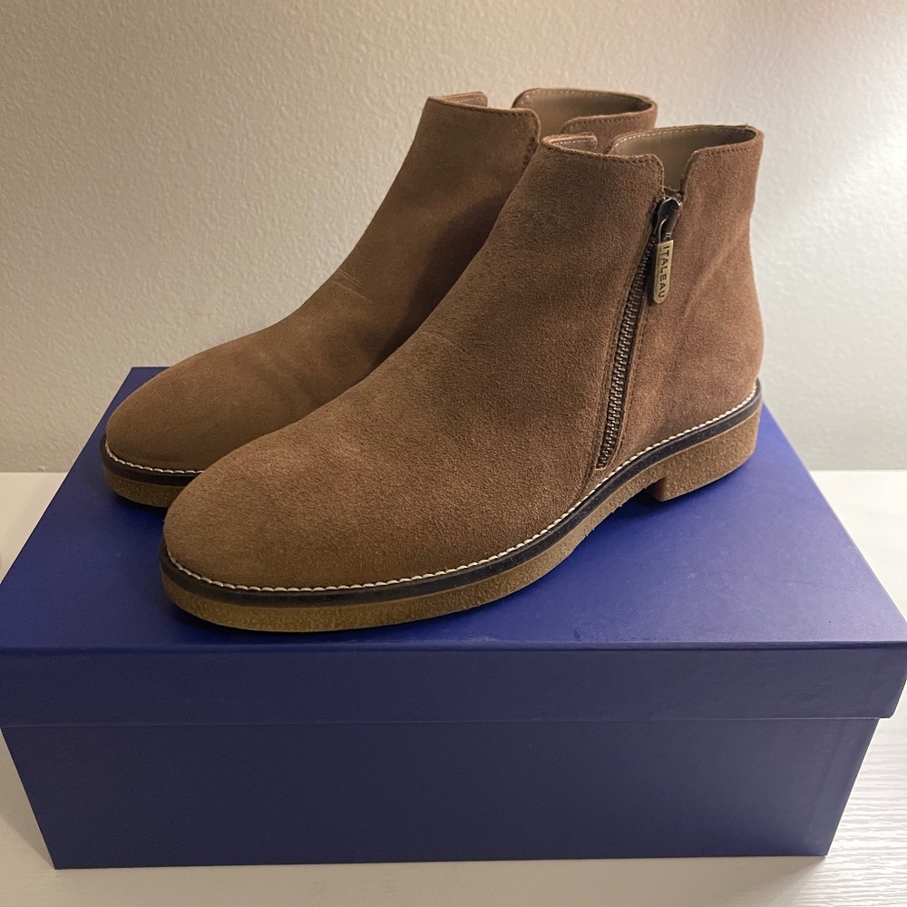 Womans Italeau Booties 7.5, and also 8.0, color Nut
